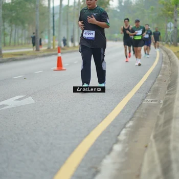 Runner Photo 8165024