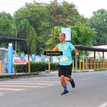 Runner Photo 8168921