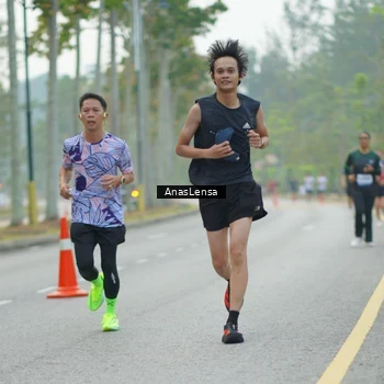 Runner Photo 8174664