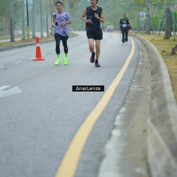 Runner Photo 8174683