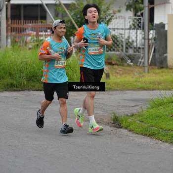 Runner Photo 8176000