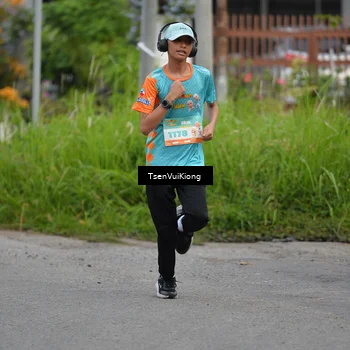 Runner Photo 8176005