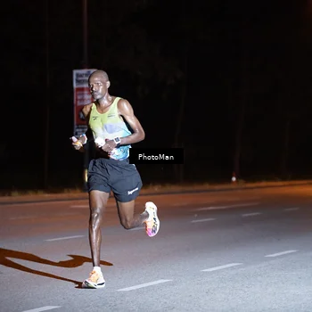 Runner Photo 8176750