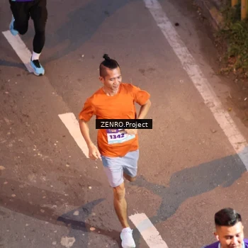 Runner Photo 8177102