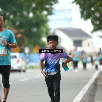 Runner Photo 8179004