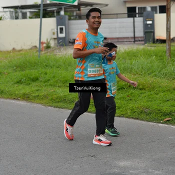 Runner Photo 8180300