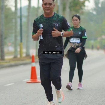 Runner Photo 8182415