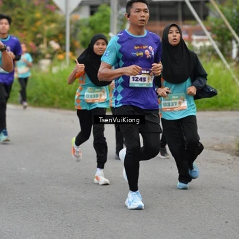 Runner Photo 8184319