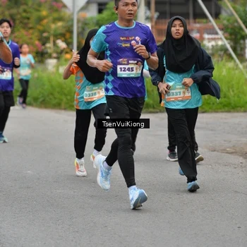 Runner Photo 8184342
