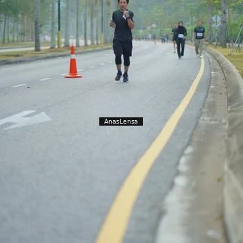 Runner Photo 8186023
