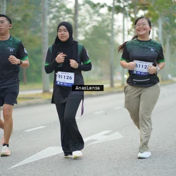 Runner Photo 8186877