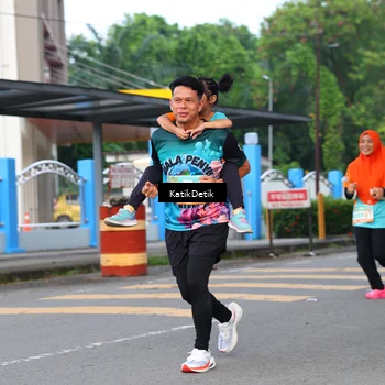 Runner Photo 8187958