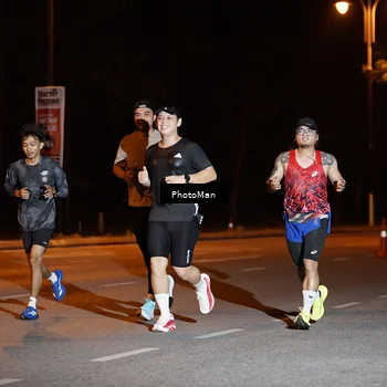 Runner Photo 8190464