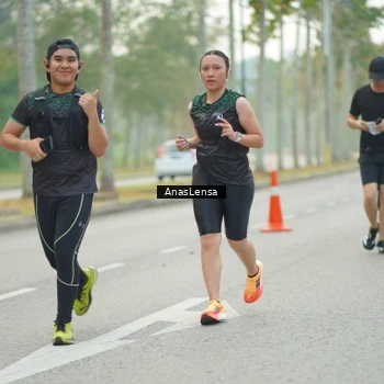 Runner Photo 8194072