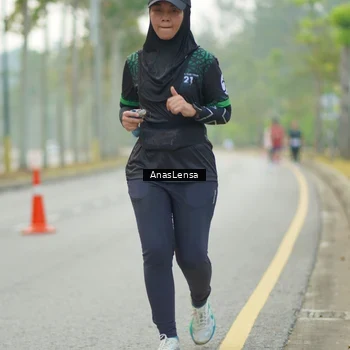 Runner Photo 8194675
