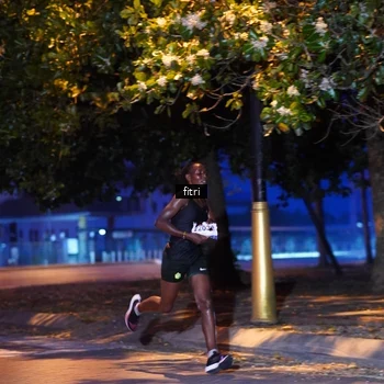 Runner Photo 8194935