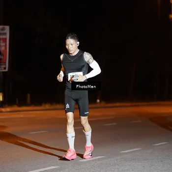 Runner Photo 8195011