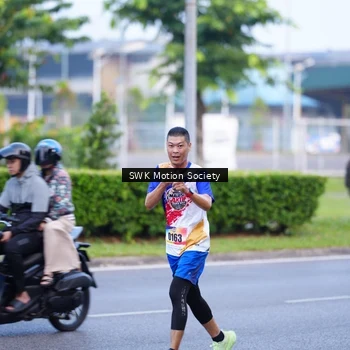 Runner Photo 8196075
