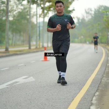 Runner Photo 8198003