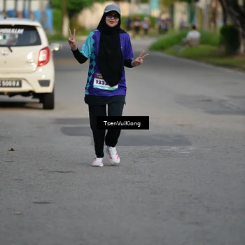 Runner Photo 8200008