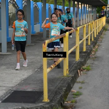 Runner Photo 8200011
