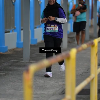Runner Photo 8200030