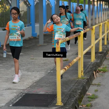 Runner Photo 8200055
