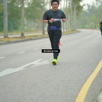 Runner Photo 8200056
