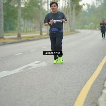 Runner Photo 8200068