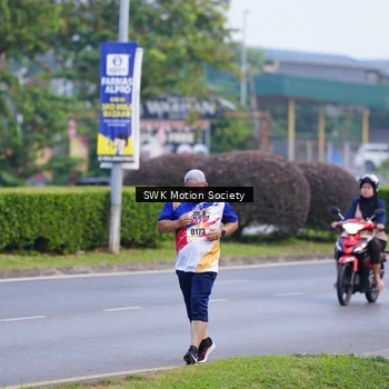 Runner Photo 8200089