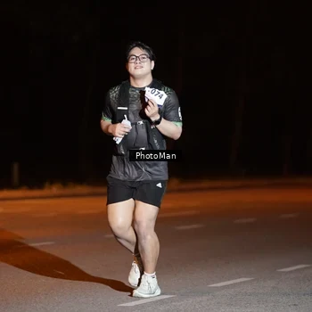 Runner Photo 8200107