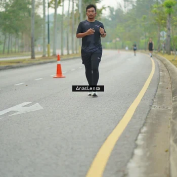 Runner Photo 8200192