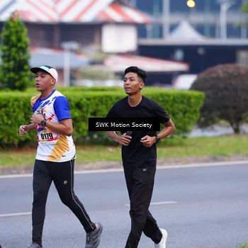 Runner Photo 8200255