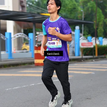 Runner Photo 8200308