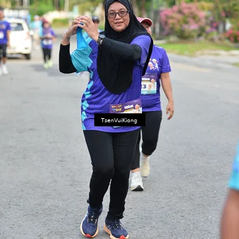 Runner Photo 8200315