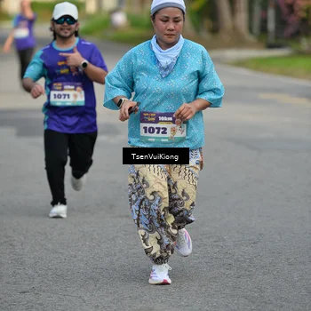Runner Photo 8200396