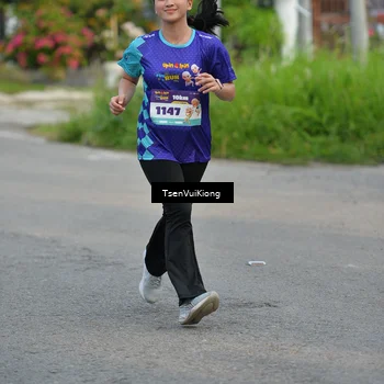 Runner Photo 8200403