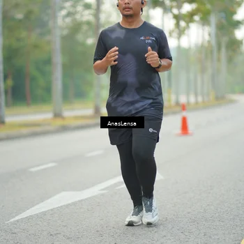 Runner Photo 8200411