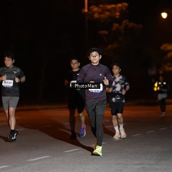 Runner Photo 8200459
