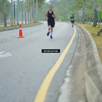 Runner Photo 8200526