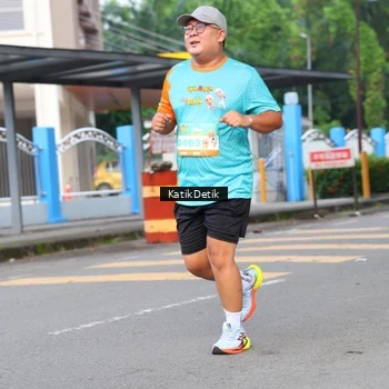 Runner Photo 8200543