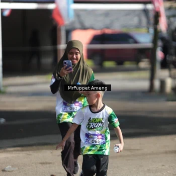 Runner Photo 8200579