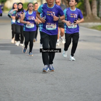 Runner Photo 8200614