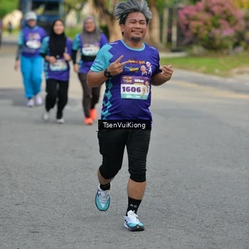 Runner Photo 8201019