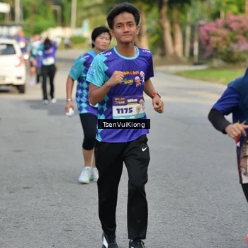 Runner Photo 8201113