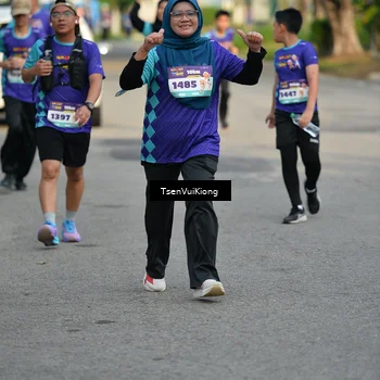 Runner Photo 8201150