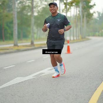Runner Photo 8201345