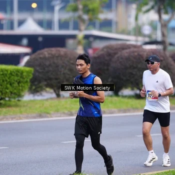 Runner Photo 8201537