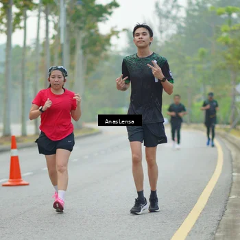 Runner Photo 8202203
