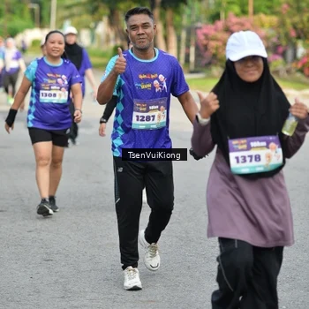 Runner Photo 8202400